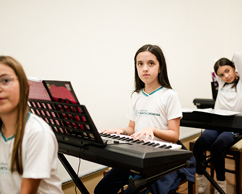 Colegio-Santa-Catarina-Juiz-de-Fora-LP-Cursos-Extras-Teclado